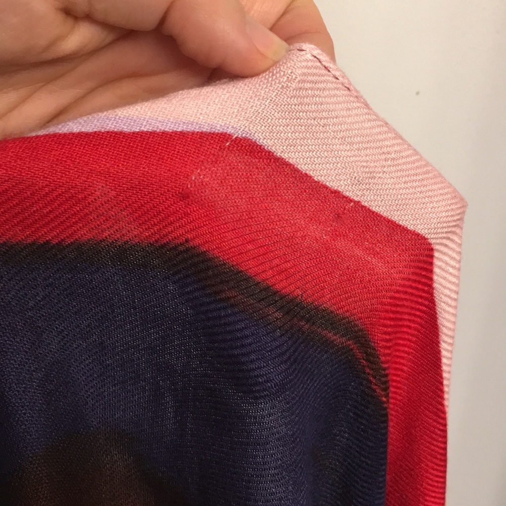 🧸NWT Amazing! Soft Rayon Scarf/Shawl - Picture 5 of 5